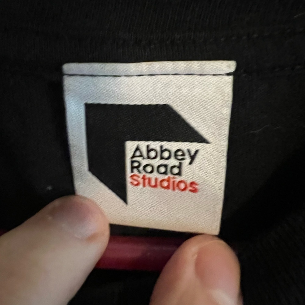 Abbey Road Graphic Shirt Size Medium - Picture 4 of 9